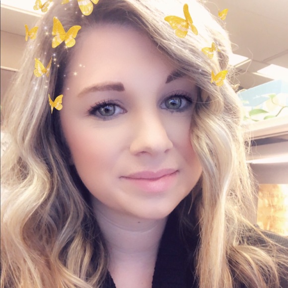 Meet your Posher, Ashley - Picture 2 of 9